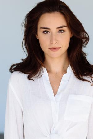 Allison Scagliotti Net Worth & Biography 2022 - Stunning Facts You Need ...